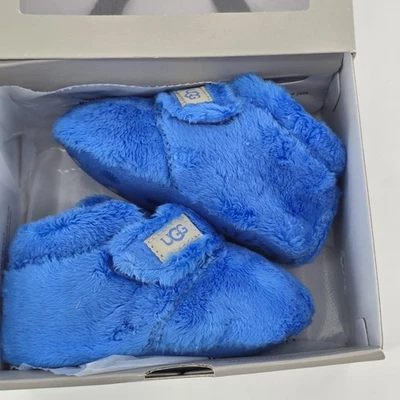 UGG BABY BIXBEE BOTÍN POLAR GRANDE AZUL CIELO NUEVO CON ETIQUETAS 02/03 pequeño 6-12 meses Foto 1 de 4