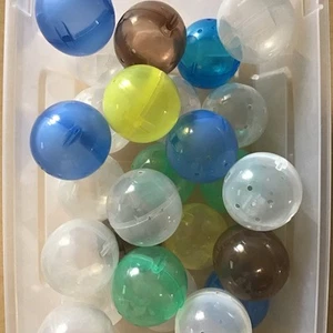 25 Empty - Capsules Gashapon machines Bandai - Japan - White Blue Green Grey - Picture 1 of 3