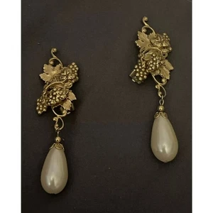 RARE Vintage Signed KIRKS FOLLY Teardrop Pearl Grapes Long Dangle Clip Earrings - Picture 1 of 2