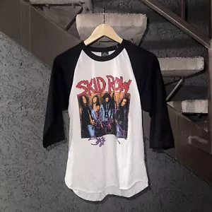 Maglietta Vintage 3D EMBLEM Anni 90 Skid Row 1991 Tour Concert Tee CRAZY RARA Raglan - Foto 1 di 3