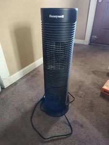 Purificatore d'aria Honeywell True HEPA Tower con rimozione allergeni HPA161 testato/funzionante - Foto 1 di 10