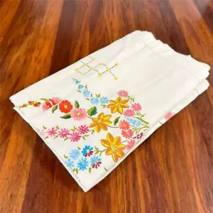 Pretty Vintage Tablecloth decorated with HOBBYTEX - Flower Pattern - 120 x 116cm - Picture 1 of 10