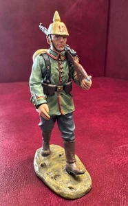 King and Country-FW009-Retired-Soldier at March with Rifle. German 13th. 1914 - Picture 1 of 6