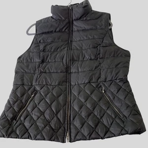 Talbots schwarze Steppweste mit Daunenfüllung und Reißverschlusstaschen Größe L - Bild 1 von 10