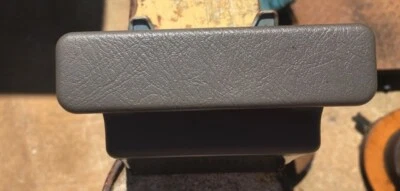 2000 Mitsubishi Montero Sport OEM Ashtray P/N MR471873 ~ GRAY~  B~10 - Image 1 of 3