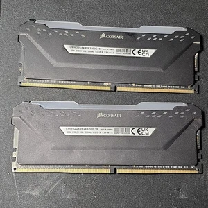 Memoria CORSAIR VENGEANCE RGB PRO 32 GB (2 x 16 GB) DDR4 DRAM 3200 MHz C16 - Funciona - Imagen 1 de 4