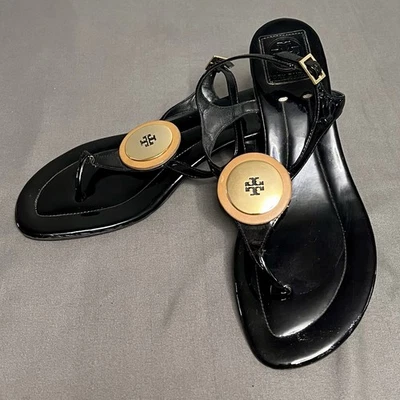 Tory Burch Black Patent Leather 2” Block Heeled Gold Logo Sandals 9.5M - Image 1 of 4