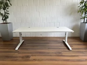 Steelcase Activa Schreibtisch 180x80 weiß höhenverstellbar - Bild 1 von 8