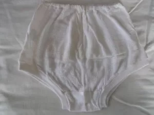 Girls 20" 60's VINTAGE "Holstar" Brand White Eyelet Cuff Legged Knickers 15/02 - Picture 1 of 7