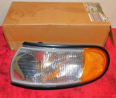 1996 1997 1998 Mercury Villager NOS FRONT LH PARKING LAMP TURN SIGNAL LIGHT LENS - Image 1 of 4