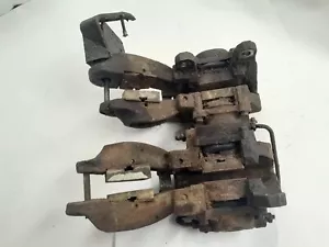 PAIR OF JAGUAR DUNLOP EARLY E TYPE 420 REAR HAND BRAKE CALIPERS DETACHABLE POT - Picture 1 of 10