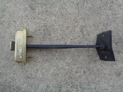 Jeep Liberty 2006 puerta trasera puerta levadiza escotilla bisagra tapón de verificación correa OEM Foto 1 de 4