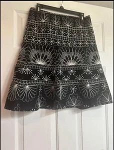Nanette Lepore Embroidered Skirt .. Size 4 - Picture 1 of 5