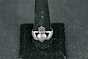 Vintage Sterling Silver Ring Band Crown Claddaugh Hands Holding Heart Size 13