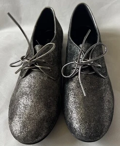 BCBGENRATION BG-LESLEIGH Metallic Gray Leather Two Tone Oxford Comfort Shoe 6.5 - Picture 1 of 8