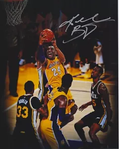 KOBE BRYANT 8 x 10 REPRINT PHOTO & REPRINT AUTOGRAPH ON GLOSSY PHOTO PAPER - Picture 1 of 1