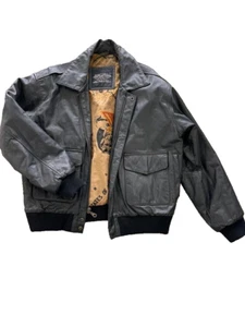 Vintage Typ A-2 Fliegerjacke Leder US Army Air Force Schwarz Größe Herren Medium Karte - Bild 1 von 10