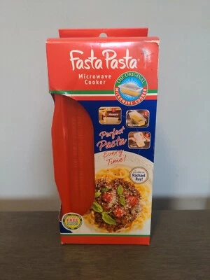 FASTA PASTA MICROWAVE COOKER & STRAINER-AS SEEN ON RACHEL RAY RARE RED COLOR NEW - Image 1 of 4
