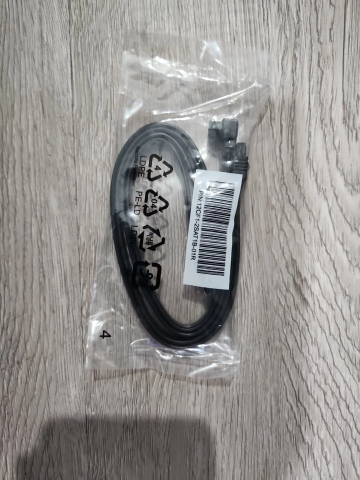 SATA CABLES (PACK OF 2) 6G Gigabyte 12CF1-2SAT1B-01R Sealed. - Image 1 of 1