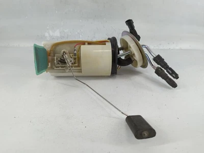 Электрический газовый топливный насос в сборе 2002-2004 Chevrolet Tahoe AQ880 - Изображение 1 из 4