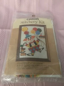 Vintage 1981 Caron Stitchery Kit - Circus Clown 5" X 7" - Imagen 1 de 2