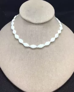 Vintage Gold Tone Costume Unique White Flat Glass Tone Necklace 14.5" C930 - Picture 1 of 4