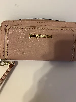 Juicy Couture Zip Around Pink Wristlet Wallet • 8€