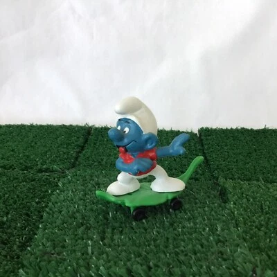 Smurfs Skateboarder Smurf 40204 Leaf Skate Board Vintage Toy Figure W. Germany - Image 1 of 4
