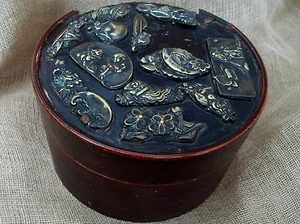JAPANESE TOBACCO POT JAR POUCH BOX TOBAKO-IRE KISERU MAE-KANAGU 時代金具 彫金 胴乱 前金具 - Picture 1 of 11