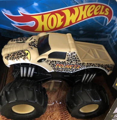 Monster Jam Camión Motorizado Escalada Acción Rev Tredz Off Road GORILA  Foto 1 de 4