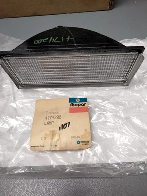 Conjunto de lámpara de parque Mopar NOS Rt. Dodge 600 83-85. Chrys. Clase E, 82-88 Lebaron Foto 1 de 3