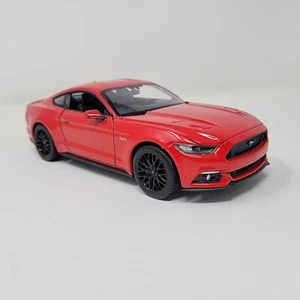 Welly Ford Mustang Gt 2015 Red 1:24 Model 24062 - Picture 1 of 13