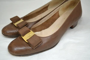 Womens Vintage SALVATORE FERRAGAMO Brown Leather Kitten Heels Size 7 2A - Picture 1 of 9