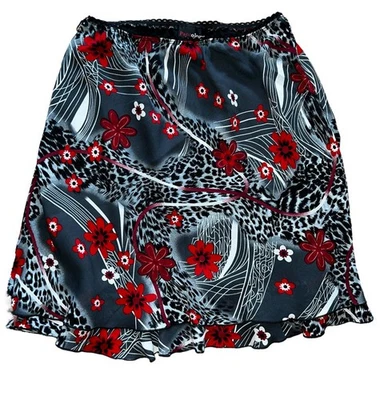 Falda Pantology Vintage Negra Blanca Roja Estampado Floral En Capas con Volantes • Mediana Foto 1 de 4