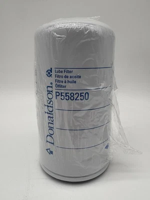 Donaldson lube filter P558250 oil filter fits Volvo, Case 1055, 1255, 856, 1455 - Image 1 of 4