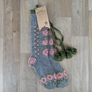 Calcetines de lana Lost Horizons hechos a mano prendas de punto detalles de borla para mujer gris rosa - Imagen 1 de 9