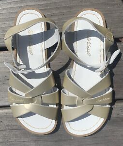 Saltwater Sandals Women 9 Gold EUC