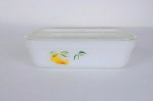 Vintage Fire King Glass Baking/Refrig. Dish, Lid 1 Qt Oven Ware #13 - Picture 1 of 9
