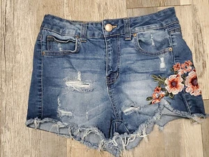 Wachsjeans Distressed Denim Shorts mit Blumenmuster bestickt Damen Größe S (24") - Bild 1 von 8