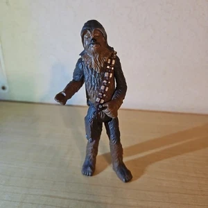 Star Wars: Chewbacca 4.5 Inch Action Figure Hasbro LFL 2005 Loose Out of Box - Picture 1 of 2