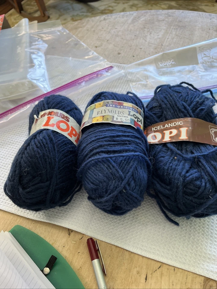 Hilo Reynolds Lopi 3 madejas tonos de azul y 1 1/2 madeja Foto 1 de 4