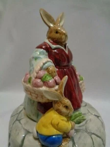 Caja de música Bunnykins Mrs. Rabbit Otagiri Plays You Light Up My Life cesta de Pascua - Imagen 1 de 10