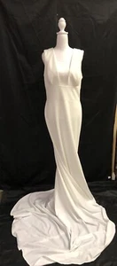 Wtoo by Watters Sleeveless Plunge Column Wedding Gown Size 12 - Picture 1 of 7