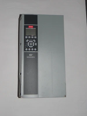 Danfoss  FC-302PK55T5E55H1XGXXXXSXXXXBXCXXXXDX  0,55kW - Bild 1 von 4