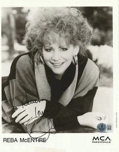 Reba Signed 8x10 Photograph Beckett COA BQ84945 - Picture 1 of 2
