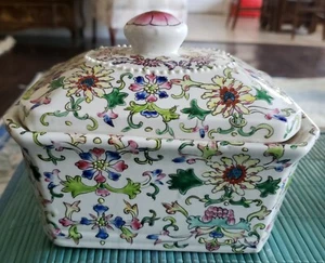 CHINESE QING DYNASTY FLOWER VINE LARGE WUCAI PORCELAIN BOX SIGNED - Picture 1 of 12