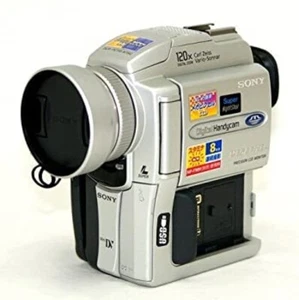 Sony Handycam DCR-PC110 Mini DV Camcorder Digital Video Camera Used Japan - Picture 1 of 24