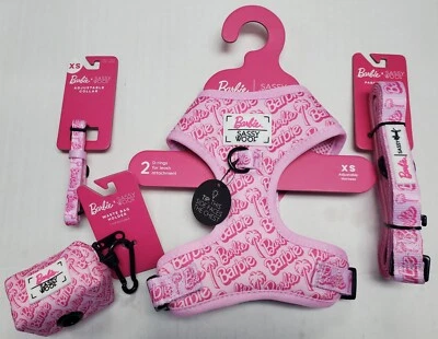 Barbie SassyWoof 4pk con correa + cuello + soporte para bolsa de desechos con rollo + arnés ajustable talla XS Foto 1 de 2