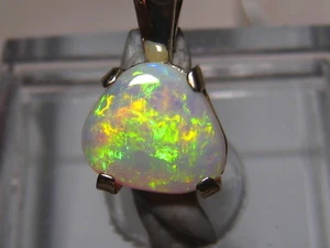 Gem Opal Pendant ,  solid 14 k yellow gold   , Brilliant color - Picture 1 of 8