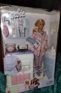 Mattel #56726, Barbie Happy Family Baby Doctor Doll Set - NRFB 2002 - Bild 1 von 7